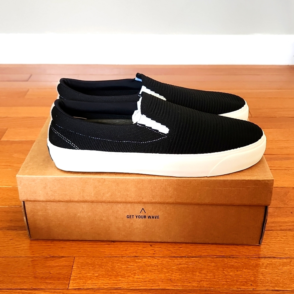 NIB Adno Slip-on black sneakers